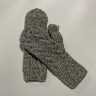 Fancy Trenza Knit Alpaca Mittens in Silver