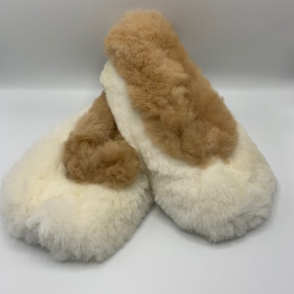 White & Fawn Unisex Alpaca Fur Slippers in Medium