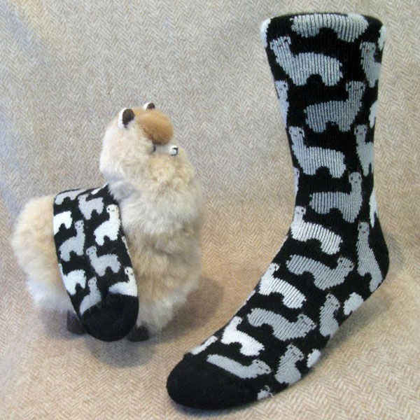 pl-black-socks-with-white-and-grey-alpacas
